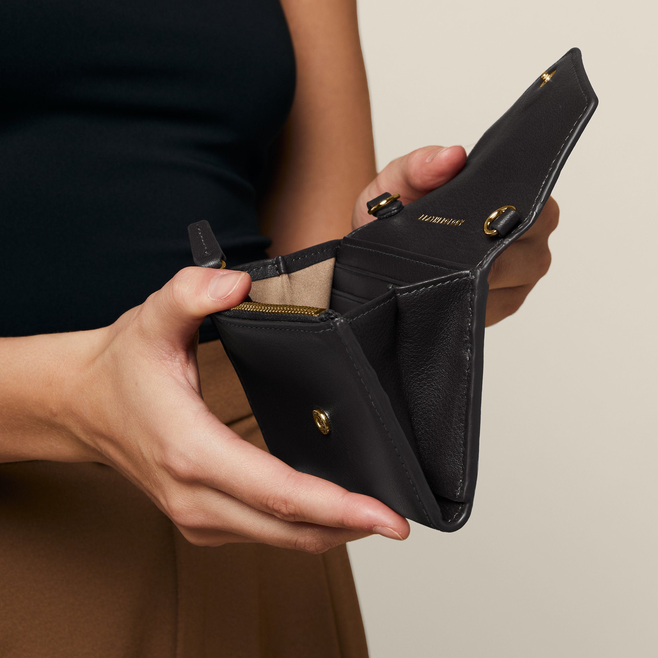Haven-Compact-Wallet-Black-189-135-2