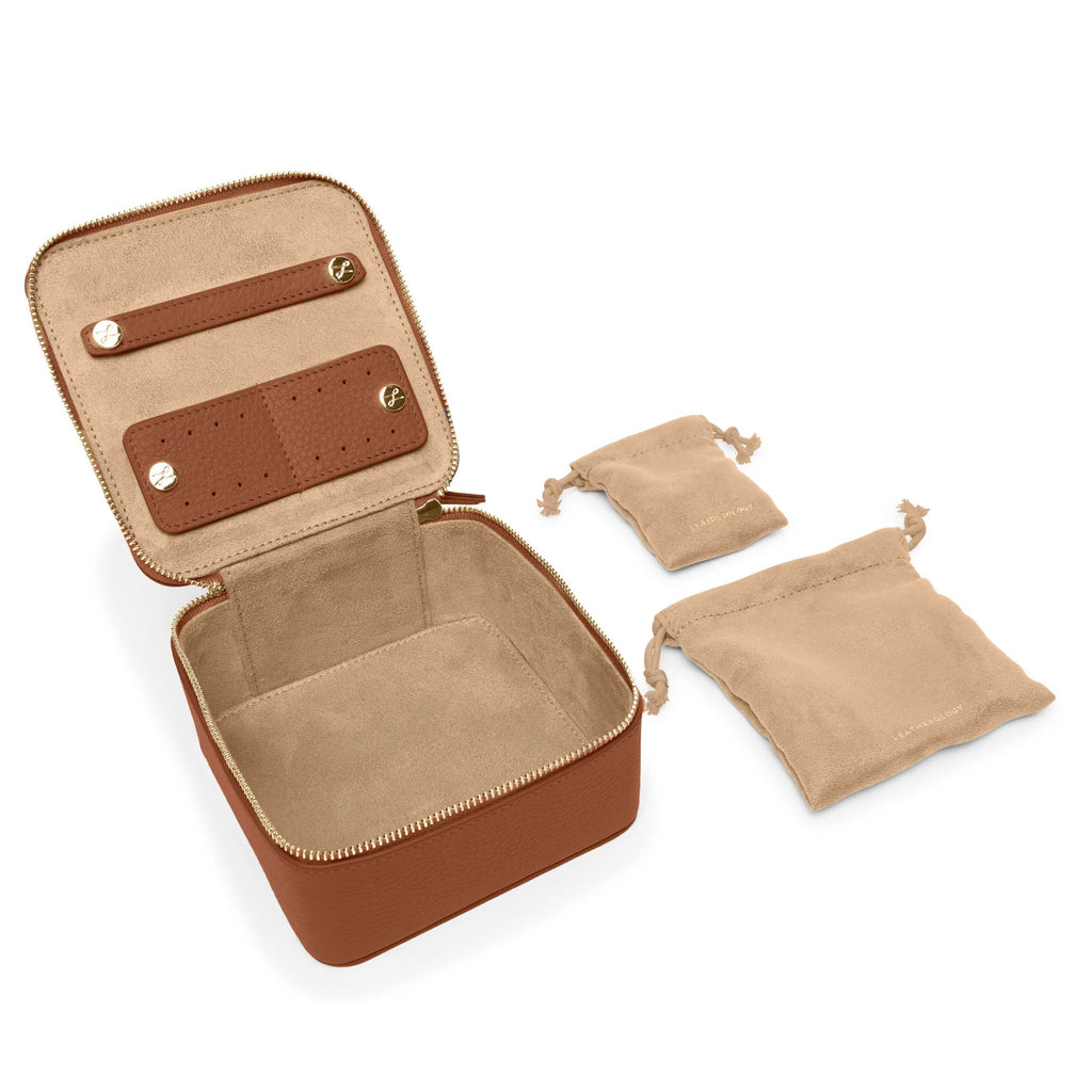 Medium-Jewelry-Organizer-Saddle-471-224-2