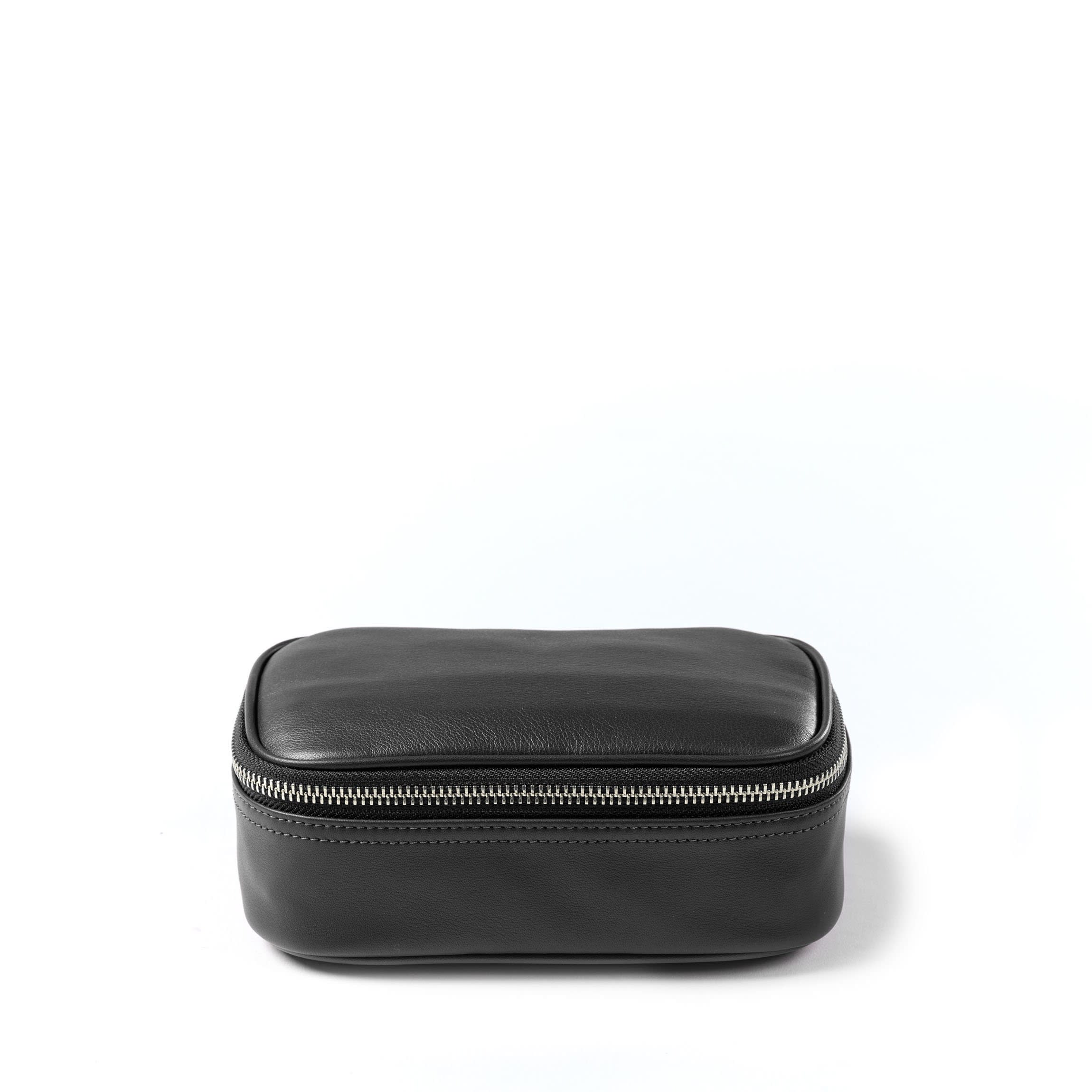 Small-Travel-Organizer-Black-621-135-3